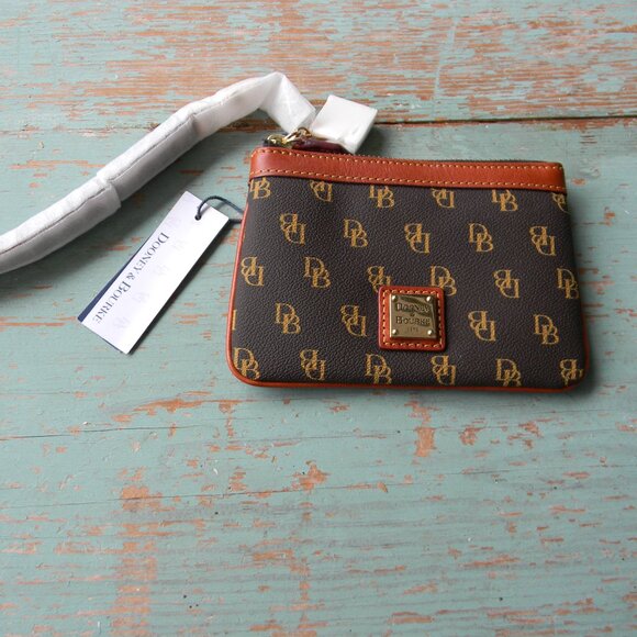 NWT DOONEY & BOURKE SMALL GRETTA BROWN CANVAS/LEATHER WRISTLET KEY ZIP CARD